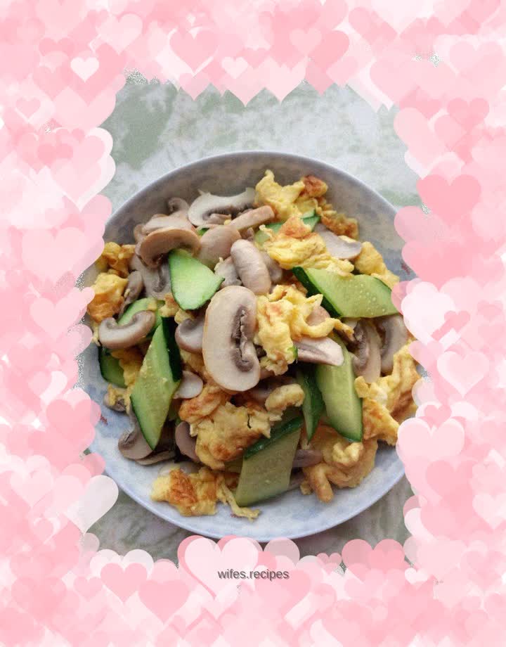 Fried eggs with mushrooms