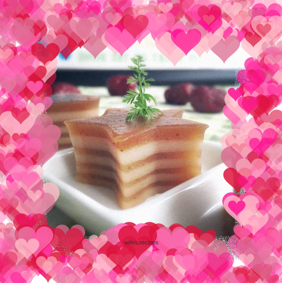 Thousand-feuille cake with red date and coconut juice