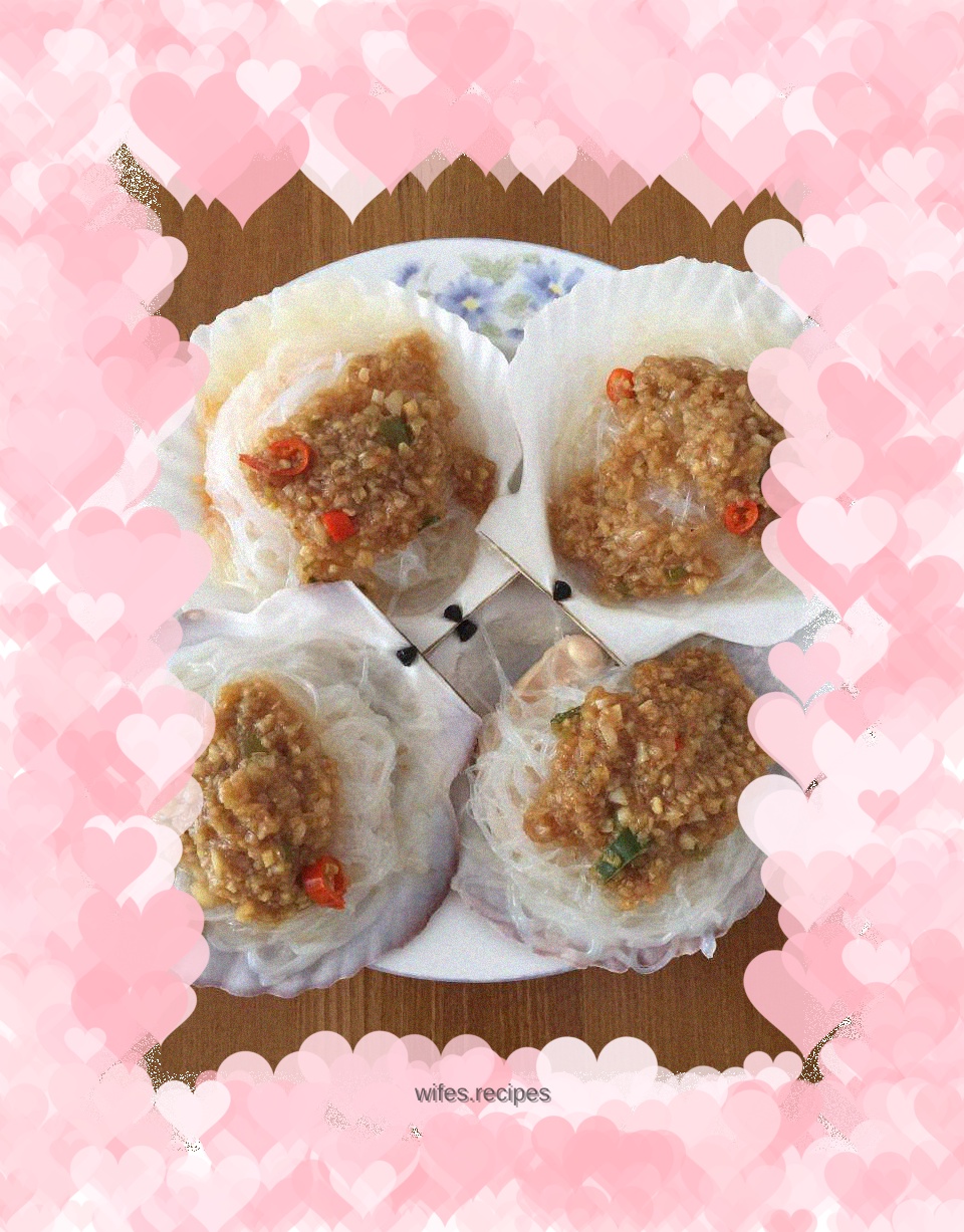 Steamed scallops with garlic vermicelli