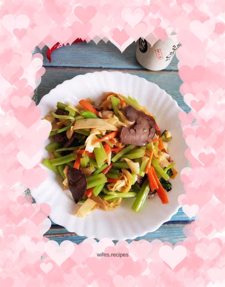 Stir-fried pork heart with dried celery and tofu