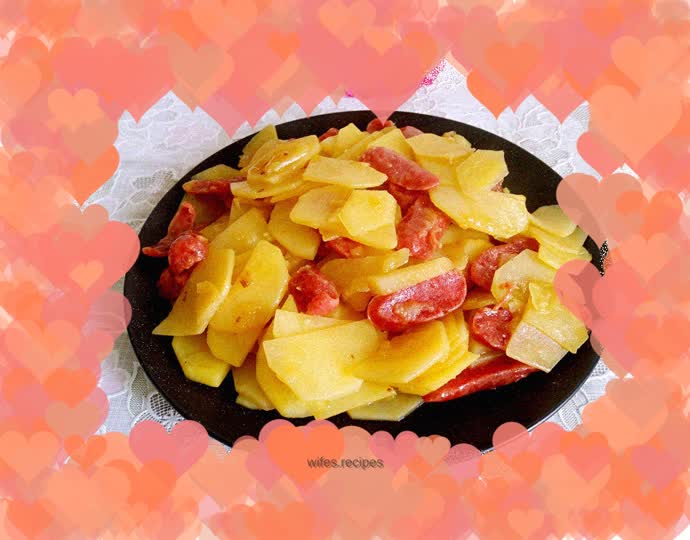 Fried sausage and potato slices