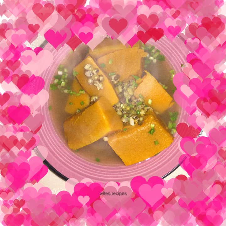 Pumpkin and mung bean soup