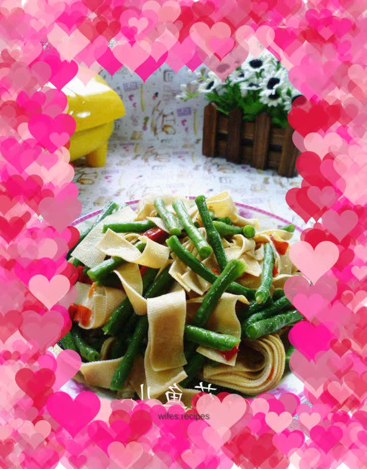 Stir-fried cowpeas with chopped peppers