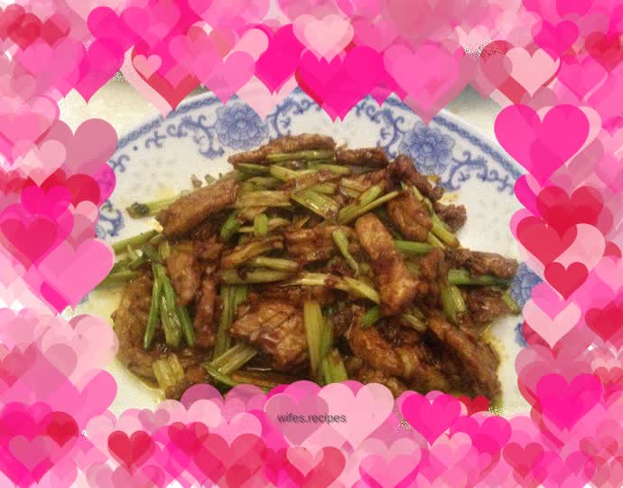 Stir-fried pork with celery