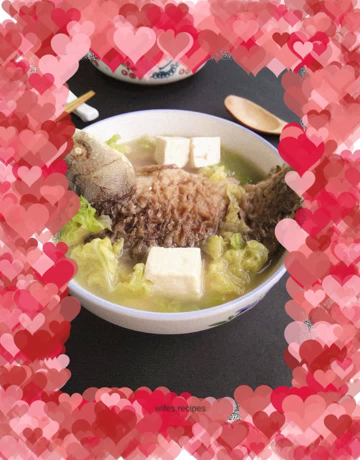 Crucian carp tofu soup