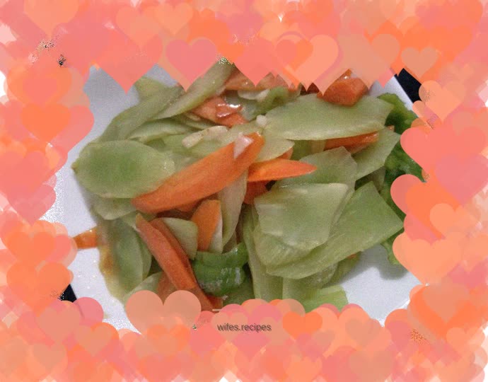 Stir-fried carrots with lettuce