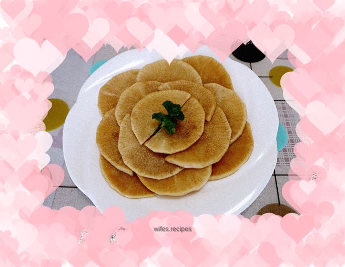 Sweet and sour radish slices