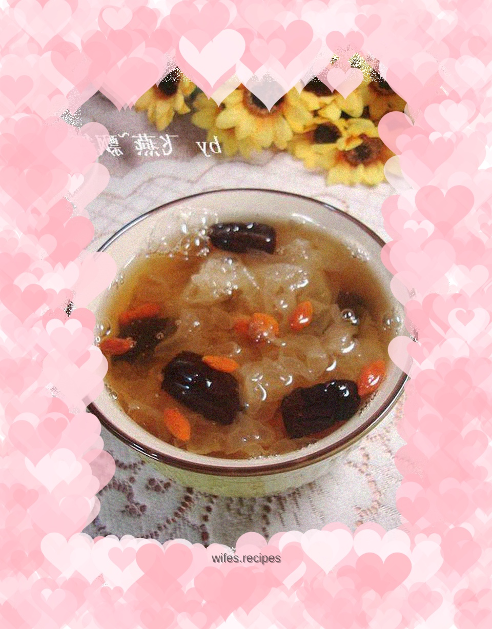 Nourishing yin and moisturizing ---[Red Dates, Wolfberry and Tremella Soup]