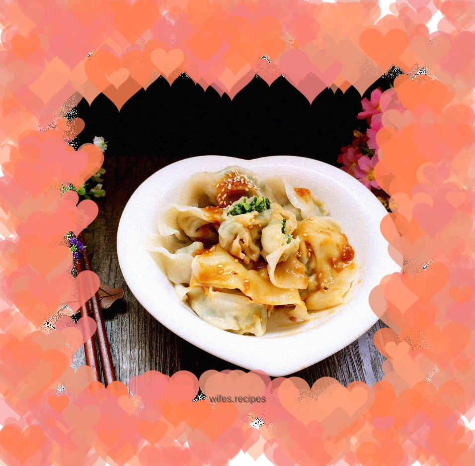 Warm vegetable and meat wontons