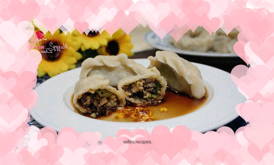 Vegetarian dumplings stuffed with rapeseed and mushrooms