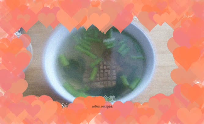 Pork loin and chrysanthemum soup