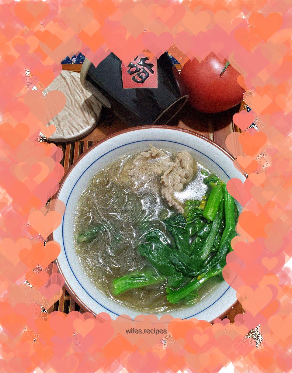 Pork slices, cabbage and boiled sweet potato noodles