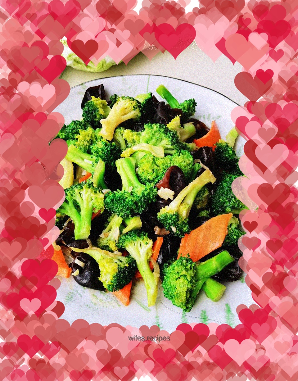 Stir-fried broccoli with fungus