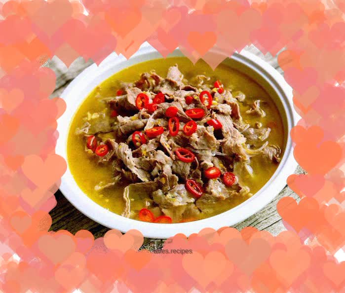 Fatty beef in sour soup