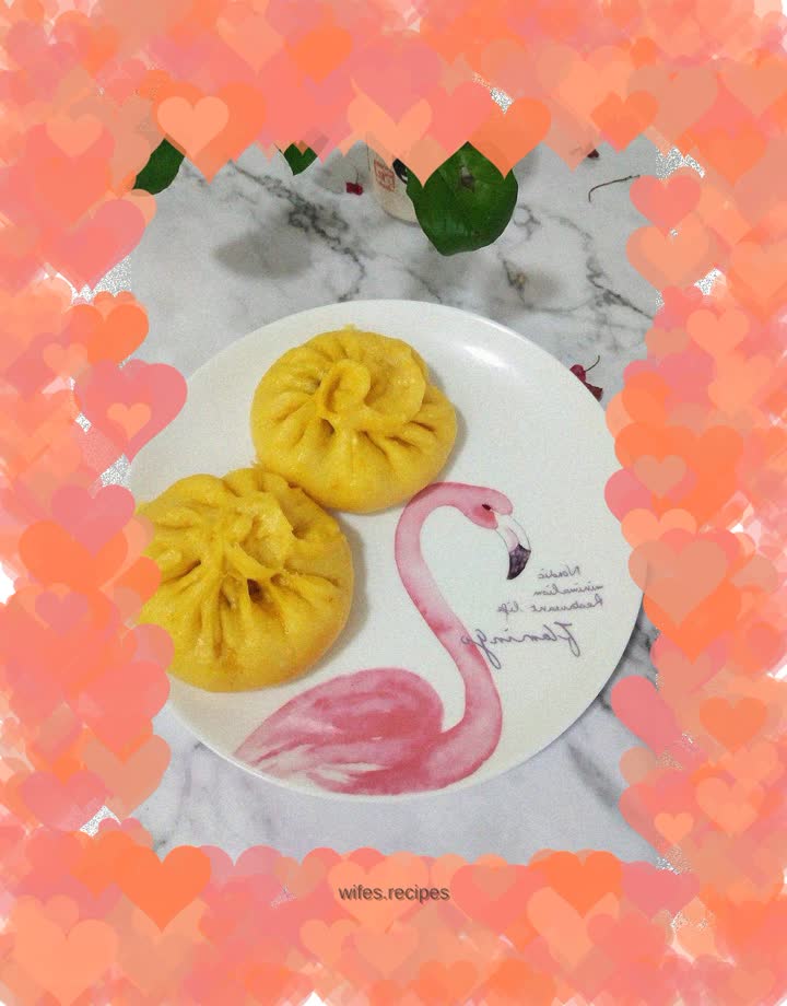 Pumpkin, cabbage, pork and vermicelli buns