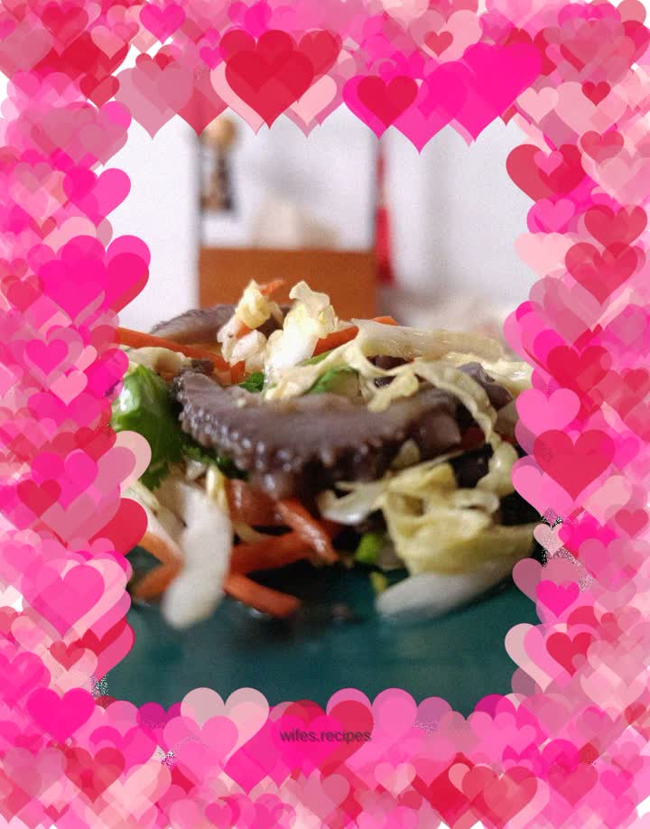 Cabbage core mixed with sea cucumber