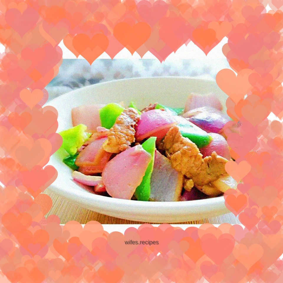 Fried pork with onions