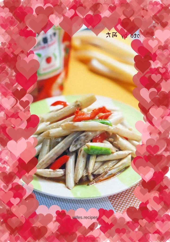 Stir-fried lotus root strips with tomato sauce
