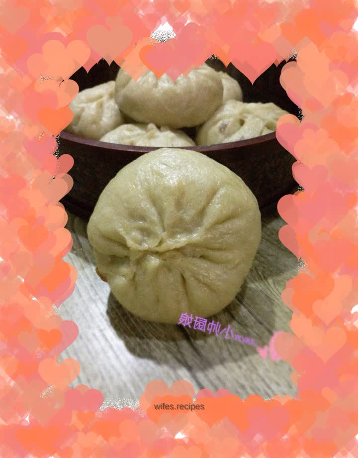 "Purslane and cabbage meat buns" Sweet potato dough, purslane and cabbage meat buns