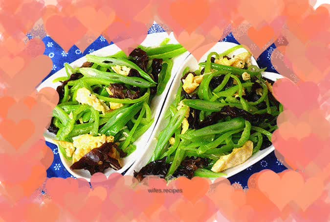 Shredded pepper, fungus and carob beans