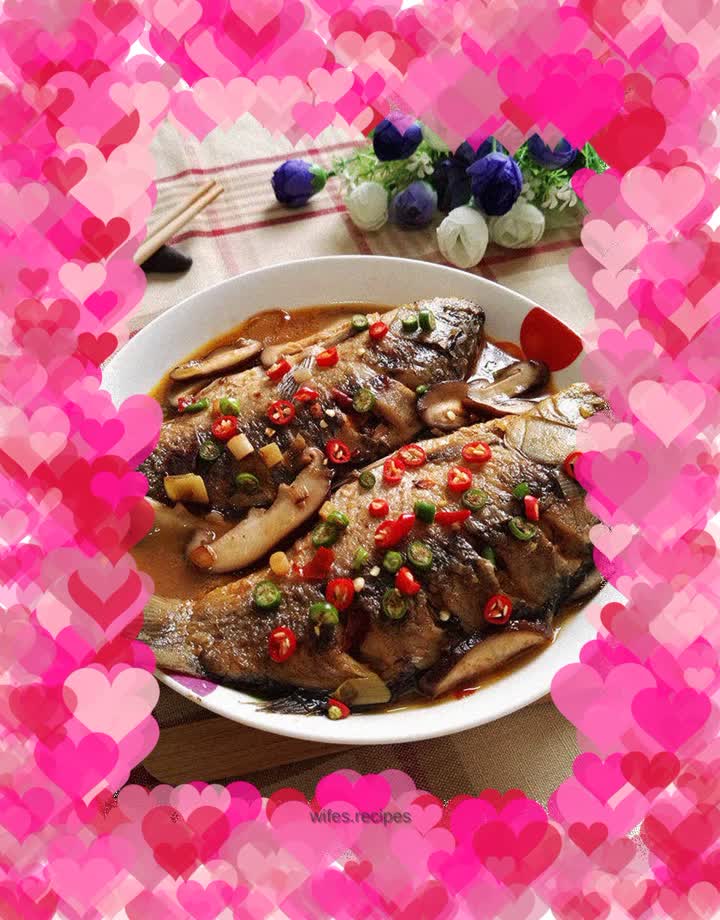 Stewed crucian carp with mushrooms