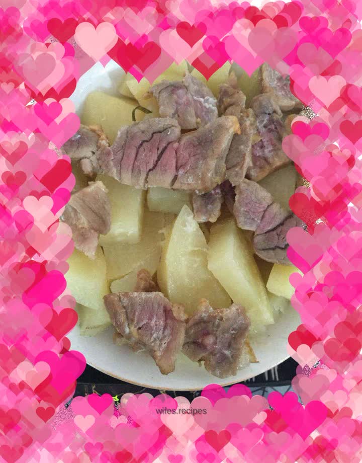 Steamed Potatoes with Bacon Pork