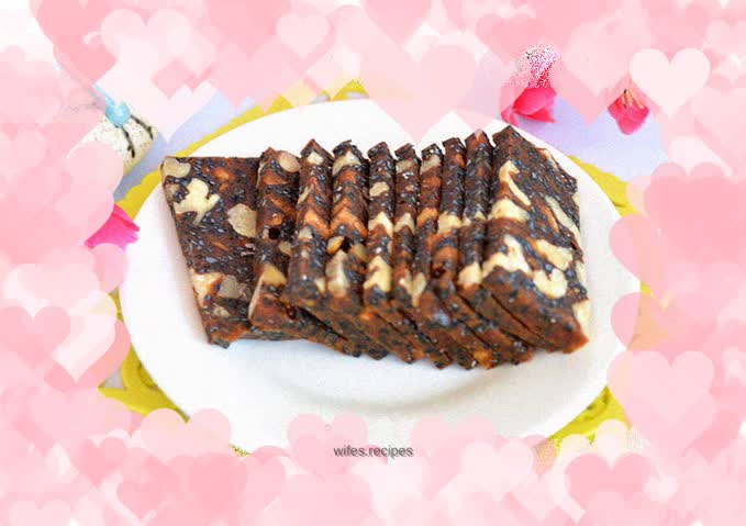 Homemade donkey hide gelatin cake