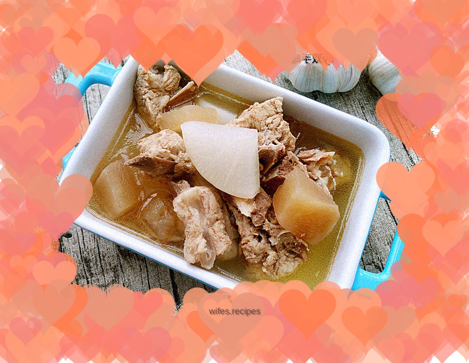 Stewed pork ribs with pickled radish