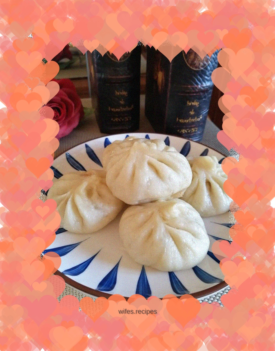 Cabbage and pork vermicelli buns