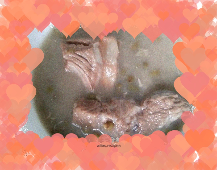 Pork ribs and mung bean soup