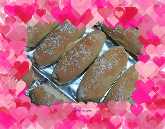 Toasted sesame rolls