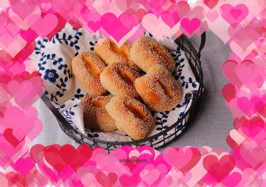 Creamy sesame roll