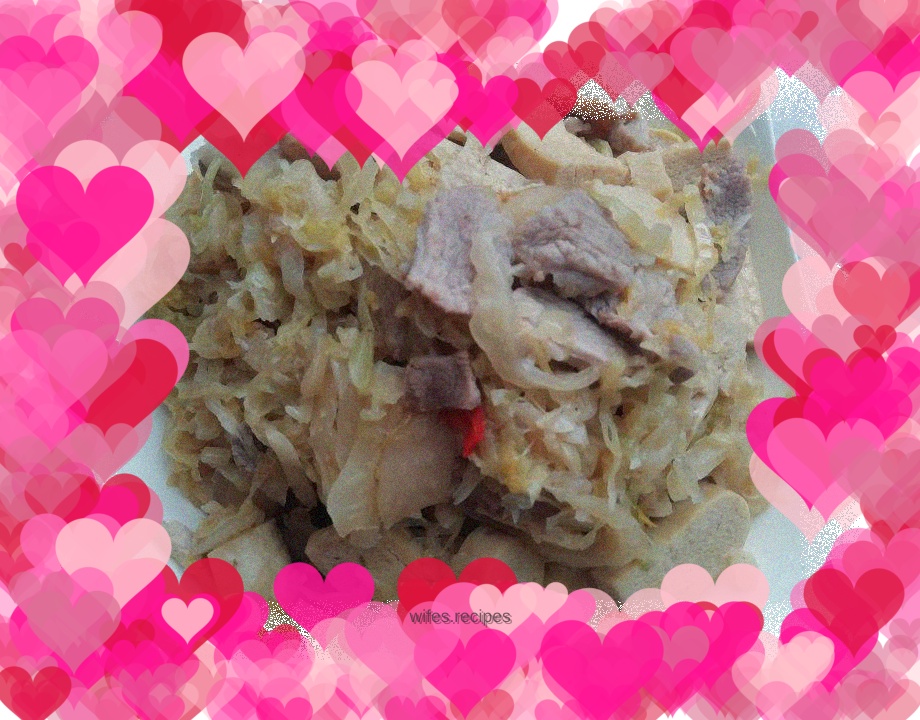 Sauerkraut stewed with tofu