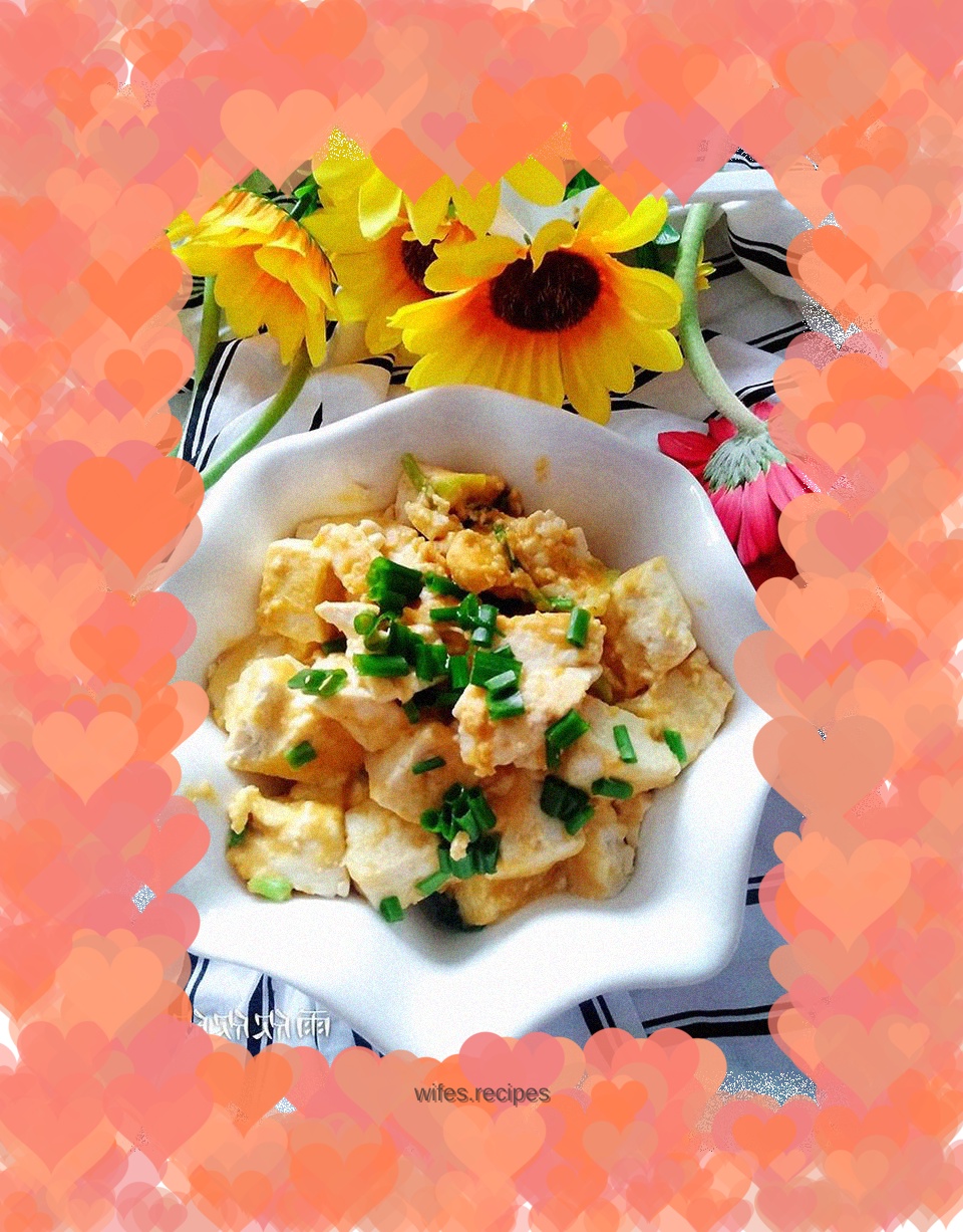 Salted egg yolk stewed tofu