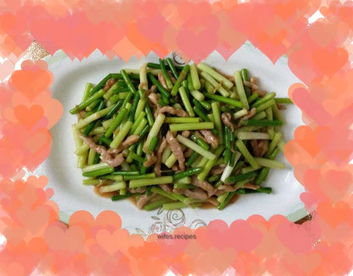 Stir-fried shredded pork with garlic