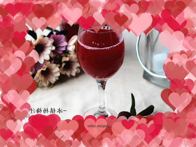 Summer refreshing drink - iced bayberry juice