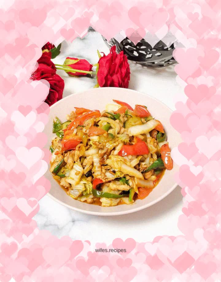 Stir-fried shredded pork with cucumber and cabbage