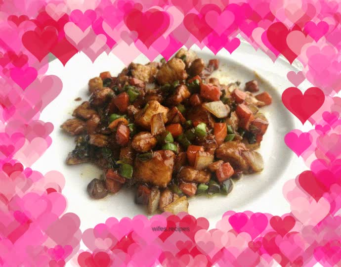 Stir-fried diced chicken with onions and carrots