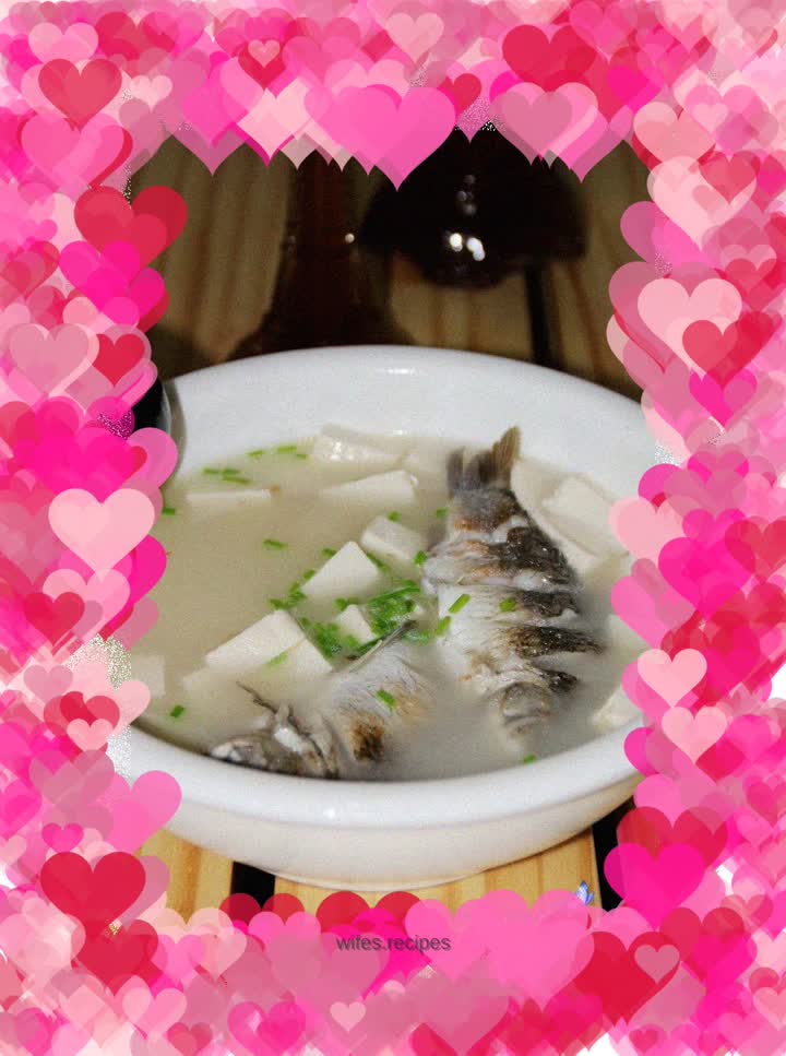 Crucian carp tofu soup