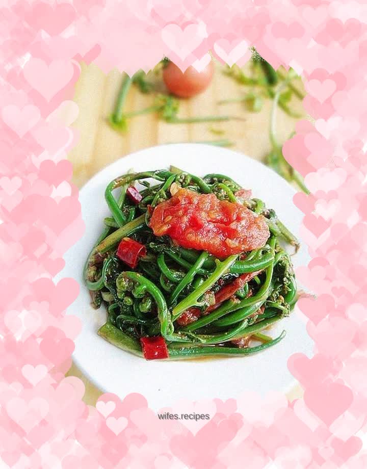 Stir-fried water fern with black bean and tomatoes
