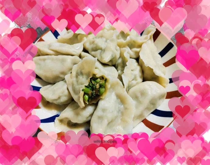 Pork and chrysanthemum stuffing dumplings