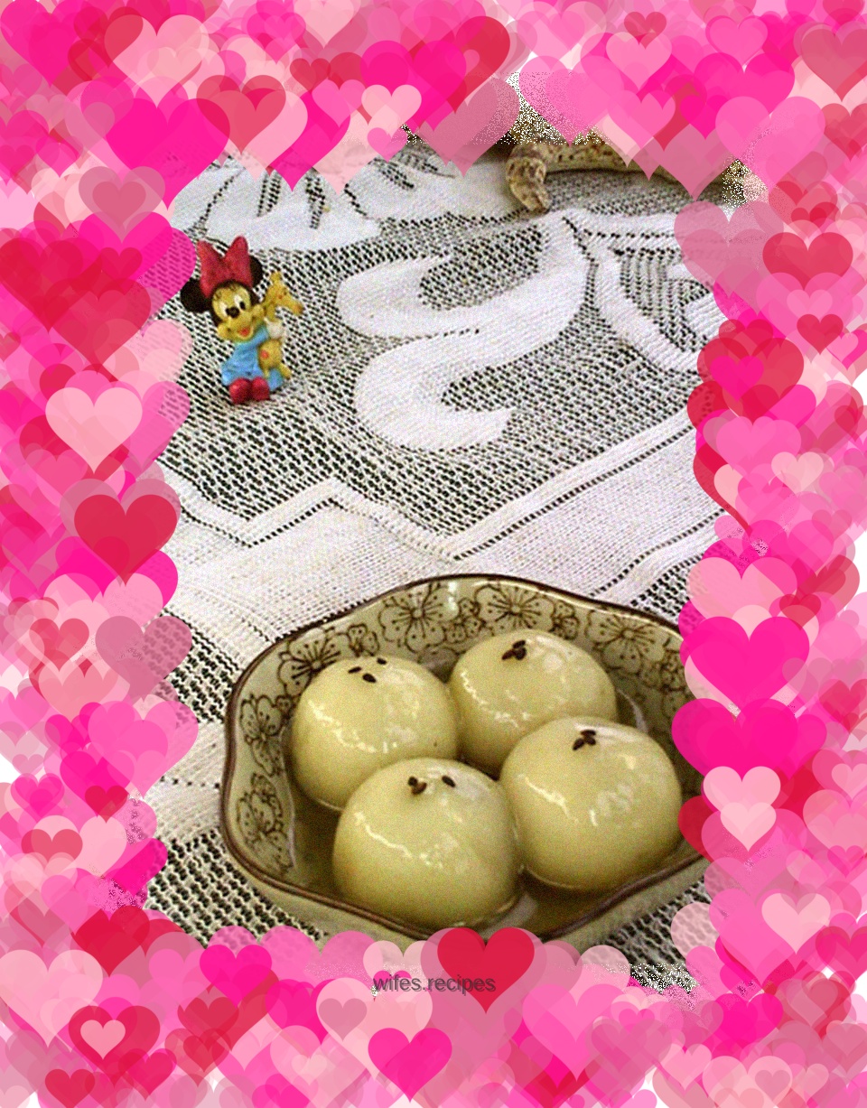 Tangyuan with tangerine peel, poria, sesame and glutinous rice balls