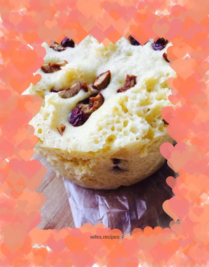 Red dates, raisins, corn golden hair cake