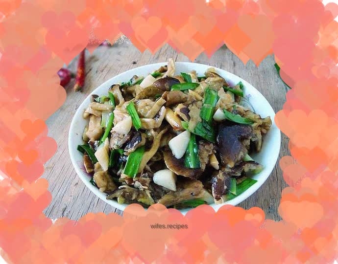 Stir-fried pineapple leaves with kohlrabi leaves