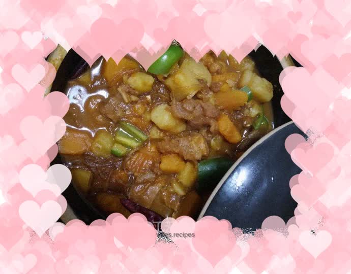 Beef tendon stewed with potatoes