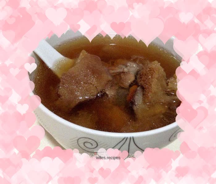 Stomach nourishing diet----------Hericium mushroom, red dates and wolfberry soup