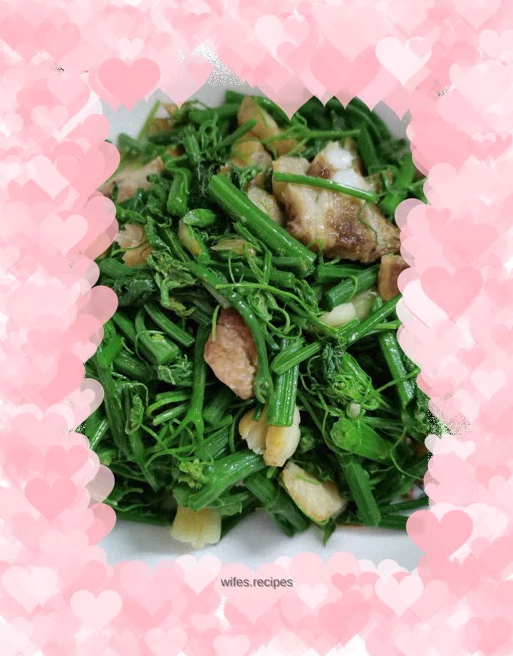 Stir-fried chayote sprouts with pork belly