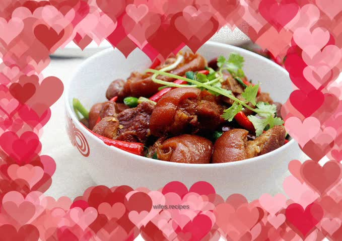 Braised pig trotters