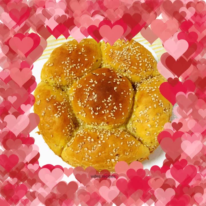 Pumpkin bean paste flower bun