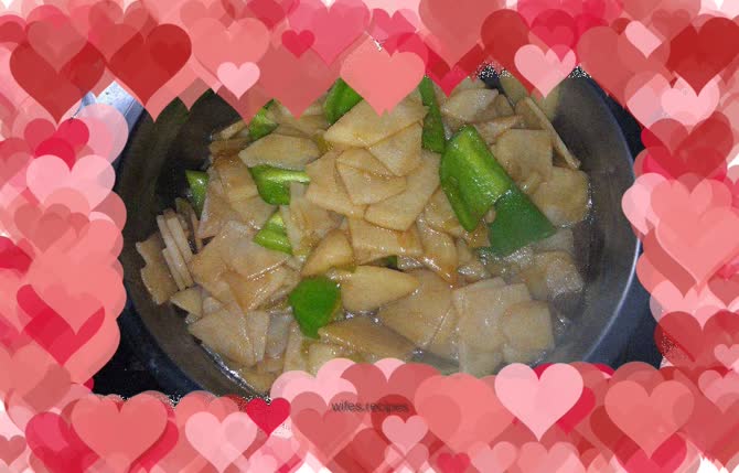 Green pepper and potato slices